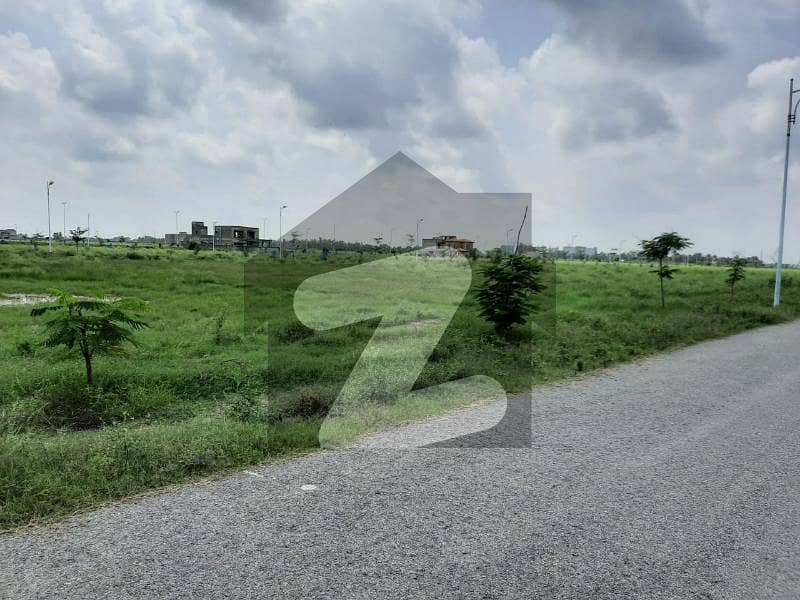 5 Marla Plot For Sale On Investor Rate DHA Phase 8 Plot # Z6 610