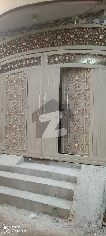 چکری روڈ راولپنڈی میں 6 کمروں کا 6 مرلہ مکان 1.1 کروڑ میں برائے فروخت۔