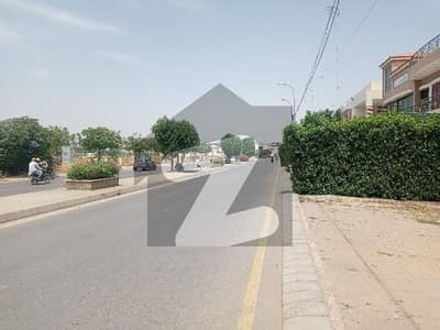 500 Square Yard Plot In zulfiquar Avenue