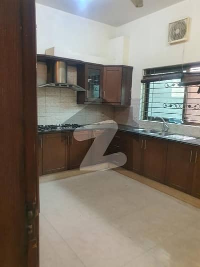 Kanal Beautiful Upper Portion 3 Bedrooms In Dha Phase 8 Ex Air Avenue