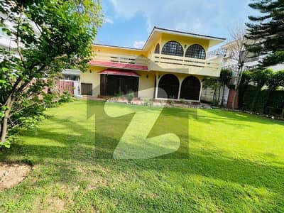 Luxury House On Extremely prime Location Available For Rent in Islamabad