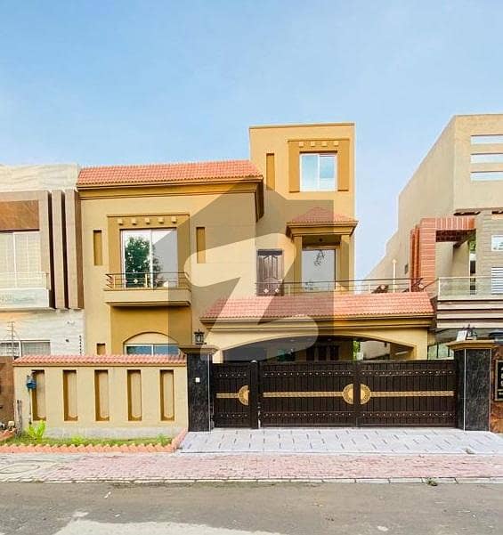 10 Marla Residential House For Sale In Jasmine Block Bahria Town Lahore