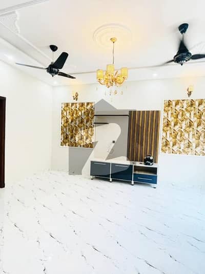 امپیریل گارڈن ہومز پیراگون سٹی,لاہور میں 5 کمروں کا 1 کنال مکان 7.0 کروڑ میں برائے فروخت۔