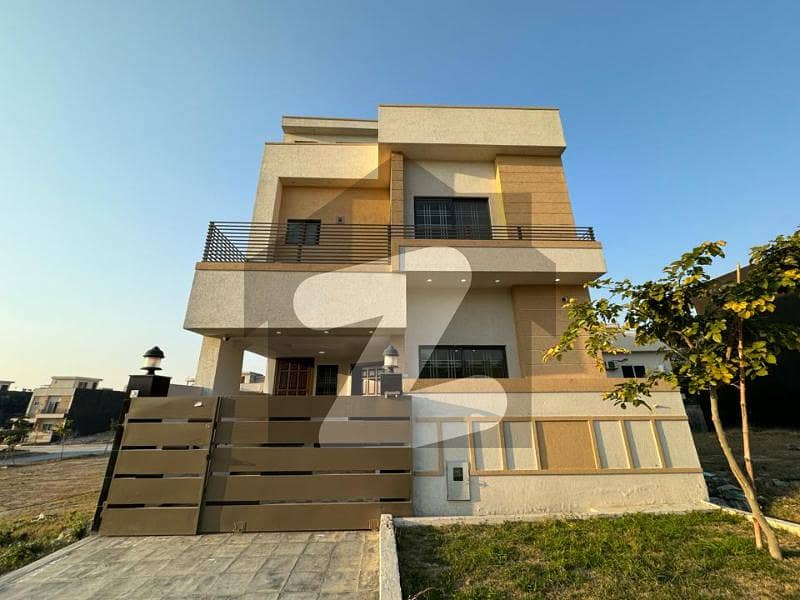 6 Marla Beautiful House Available For Sale In Bahria Town Phase 8