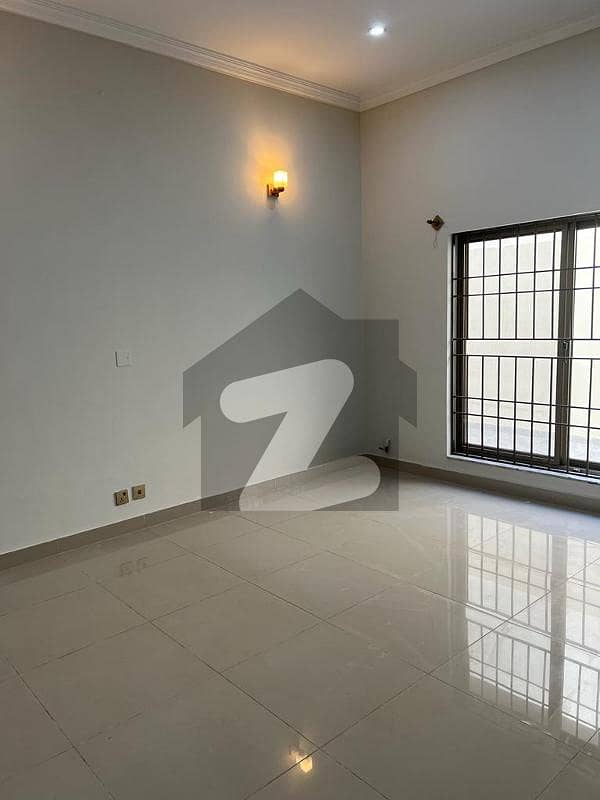 3 Bedroom Bright Basement To Rent In Posh And Central Area Of Islamabad. 3 Bed/2 Bathroom, Open Kitchen, Lounge, Servant Quarter With Bathroom