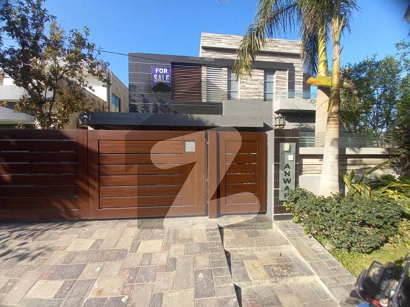 1 Kanal Slightly Use Double Unit Classic Design Most Luxuries' Bungalow For Sale In SUI Gas Phase 1 Lahore