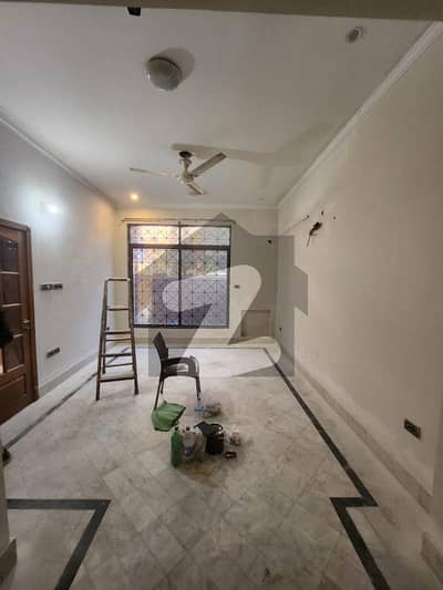 گلبرگ 3 گلبرگ,لاہور میں 3 کمروں کا 5 مرلہ مکان 1.1 لاکھ میں کرایہ پر دستیاب ہے۔
