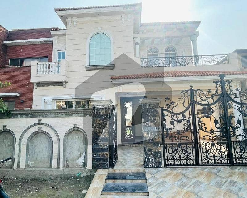 امپیریل گارڈن ہومز پیراگون سٹی,لاہور میں 5 کمروں کا 10 مرلہ مکان 4.75 کروڑ میں برائے فروخت۔