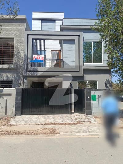 BRAND NEW 5 MARLA RESIDENTIAL HOUSE FOR SALE IN VERY REASONABLE PRICE