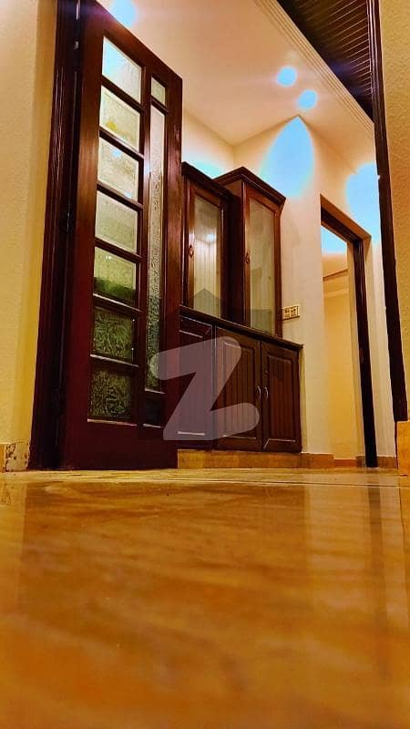 DHA PHASE 4 BLOCK AA 1 KANAL FULL HOUSE FOR RENT.