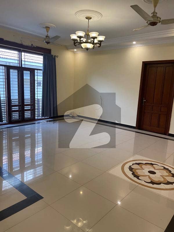 Dha Defence Phase 5 500 Yards Bungalow Portion Available For Rent