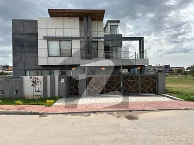1 Kanal Heighted Roof House available for Sale in Block A, Bahria Town