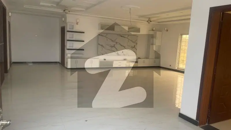2 Kanal 2nd Floor For Rent Hot Location In Awt Phase2 Solar System Installed