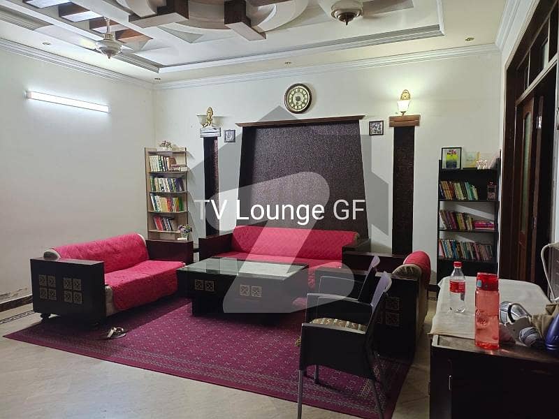 واپڈا ٹاؤن فیز 1 واپڈا ٹاؤن,لاہور میں 5 کمروں کا 10 مرلہ مکان 4.7 کروڑ میں برائے فروخت۔