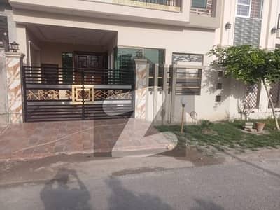 A Centrally Located House Is Available For sale In Multan