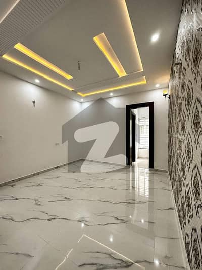 8 MARLA LUXURIOUS HOUSE FOR SALE CANAL ROAD SOCIETY FAISALABAD