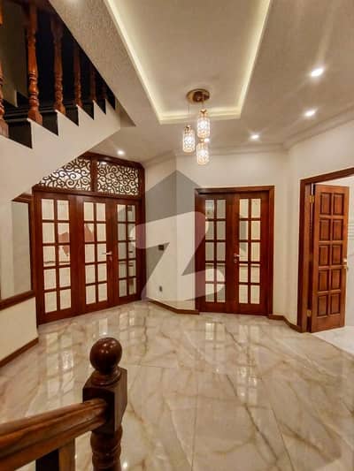 Beautiful House, Ideal For Living In Bahria Town Rawalpindi