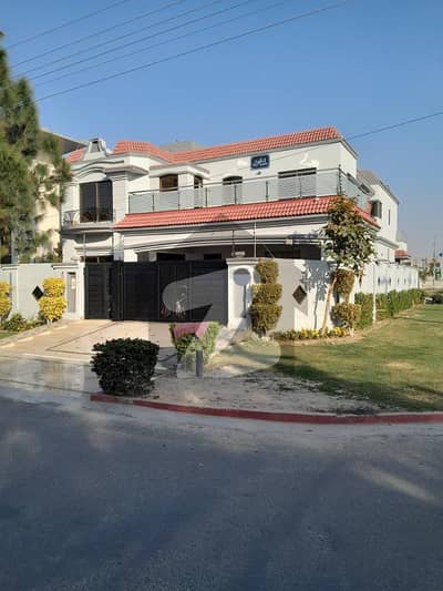 ویلینشیاء ۔ بلاک ایچ1 ویلینشیاء ہاؤسنگ سوسائٹی,لاہور میں 6 کمروں کا 1 کنال مکان 6.1 کروڑ میں برائے فروخت۔