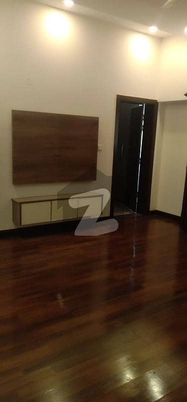 ایڈن ایگزیکیٹو ایڈن گارڈنز,فیصل آباد میں 4 کمروں کا 9 مرلہ مکان 3.75 کروڑ میں برائے فروخت۔