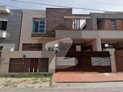 Spacious House Is Available In Multan Public School Road For Sale