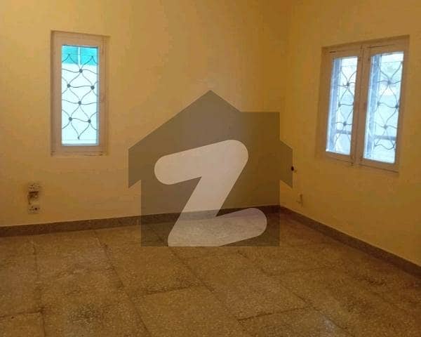 House For Grabs In 1000 Square Yards Islamabad