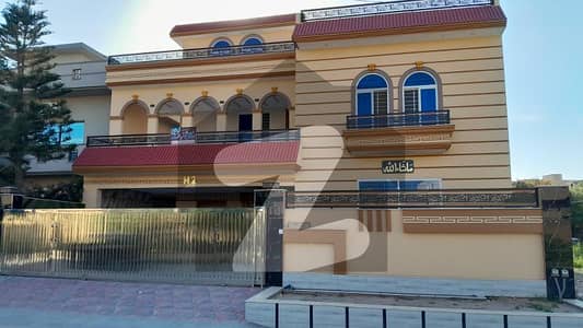 One Kanal Designers House For Sale On Prime Location