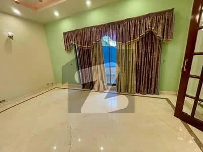 1 Kanal Stylish Bungalow For Sale In DHA Phase 3 X Block