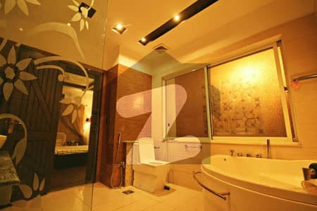 ڈی ایچ اے فیز 2 ڈیفنس (ڈی ایچ اے),لاہور میں 4 کمروں کا 10 مرلہ مکان 1.3 لاکھ میں کرایہ پر دستیاب ہے۔
