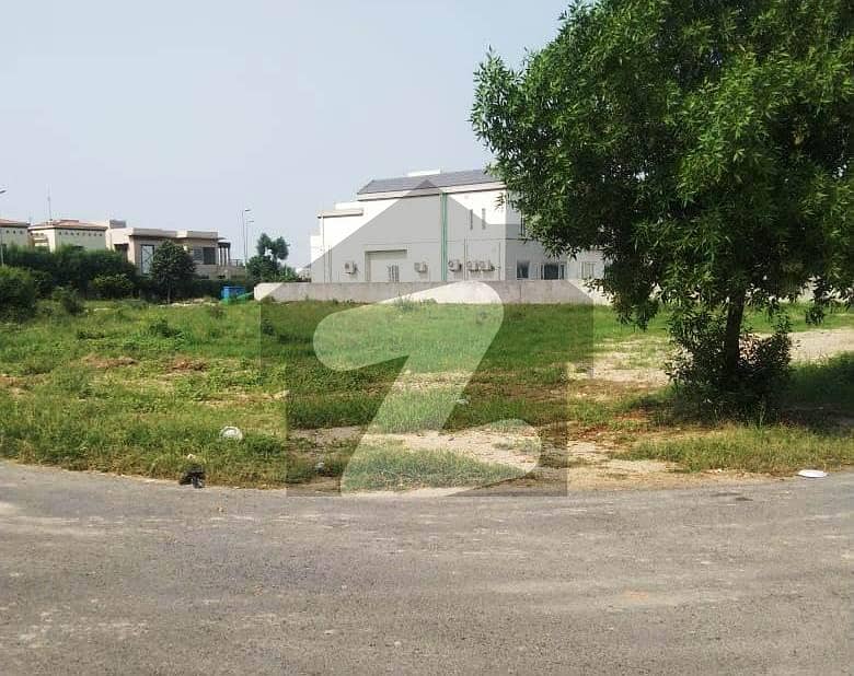 1 Kanal Top Location Plot No- 1337 Block Z Phase 7 DHA Lahore For Urgent Sale