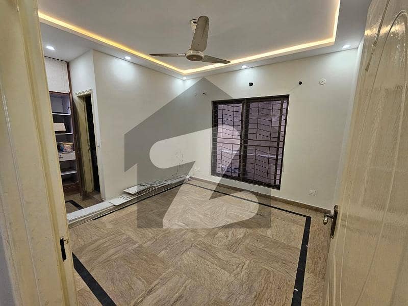 5 Marla Well Mentain House For Sale With Basement In DHA PHASE 3