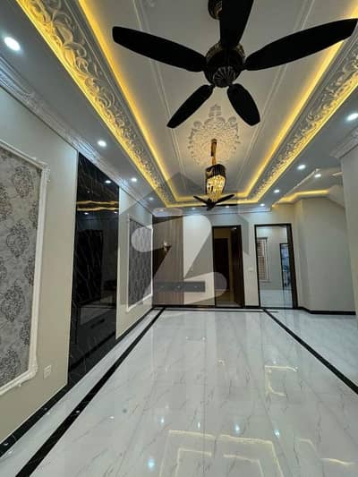 بحریہ آرچرڈ لاہور میں 3 کمروں کا 5 مرلہ مکان 1.8 کروڑ میں برائے فروخت۔