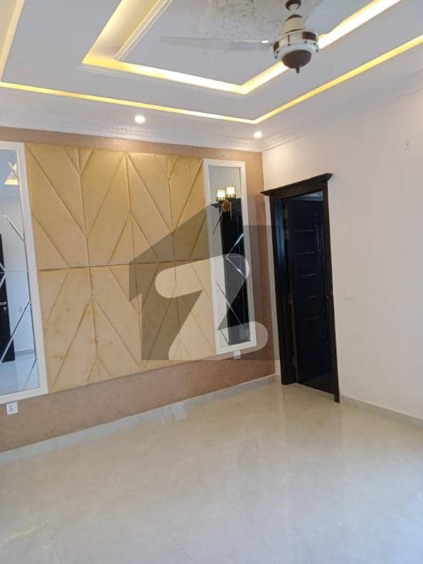 10 Marla House Available For Sale In Paragon City Lahore