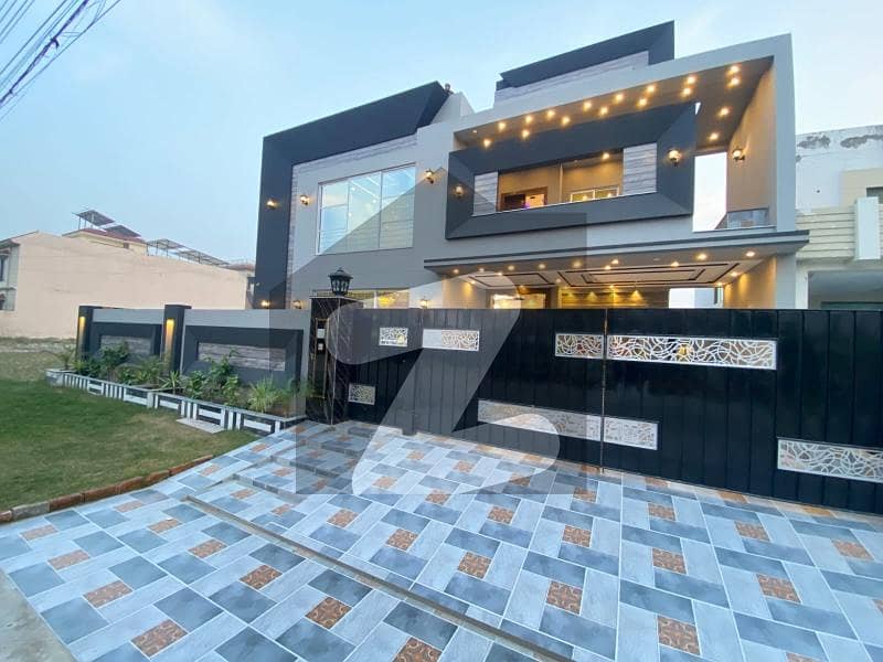 One Kanal Modern Design House For Sale In Valencia