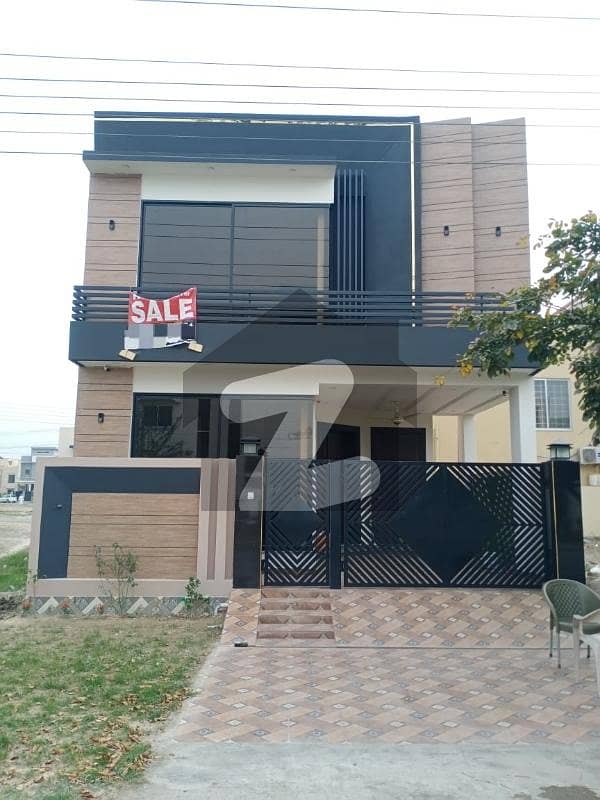 5 MARLA BRAND NEW HOUSE AT 50 FEET ROAD FOR SALE