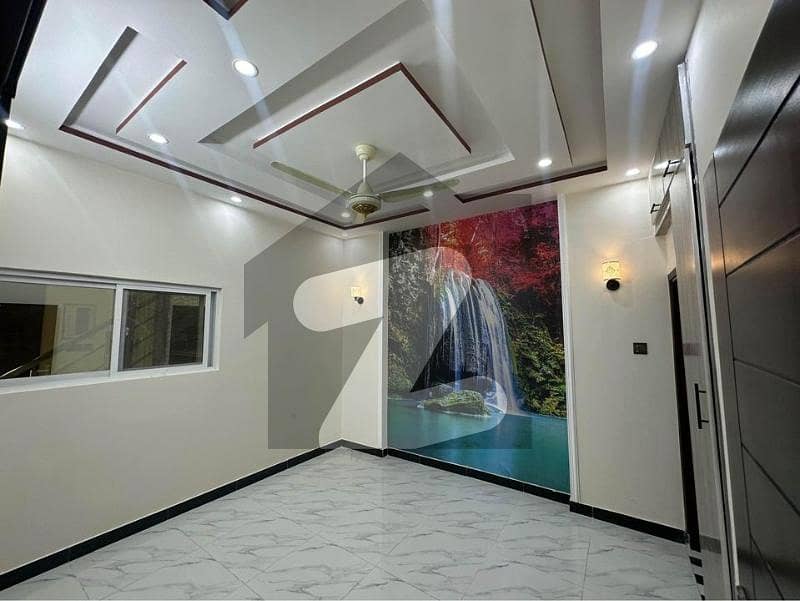 لیک سٹی رائیونڈ روڈ,لاہور میں 4 کمروں کا 7 مرلہ مکان 3.2 کروڑ میں برائے فروخت۔