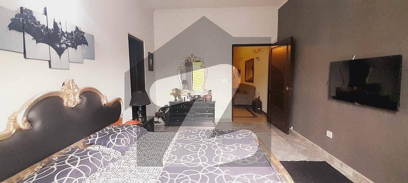نیو سُپر ٹاؤن لاہور میں 3 کمروں کا 10 مرلہ مکان 3.35 کروڑ میں برائے فروخت۔
