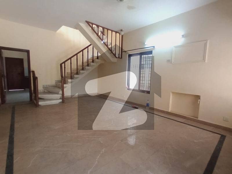 10 Marla Beautiful House For Rent In DHA Phase 3 Z Block