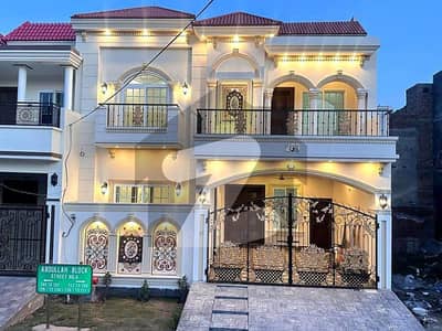 خیابانِ شیر سرگودھا میں 4 کمروں کا 6 مرلہ مکان 2.85 کروڑ میں برائے فروخت۔