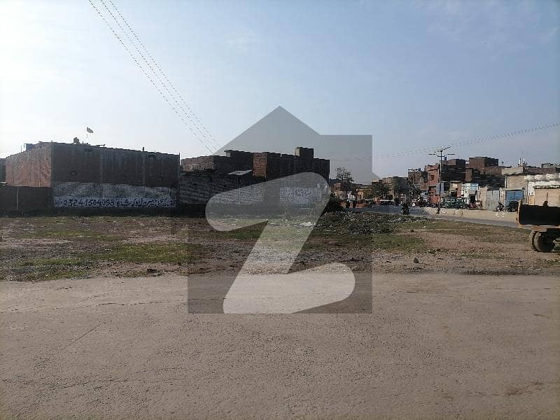Prime Location Gujranwala Bypass Commercial Plot For Sale Sized 300 Square Feet