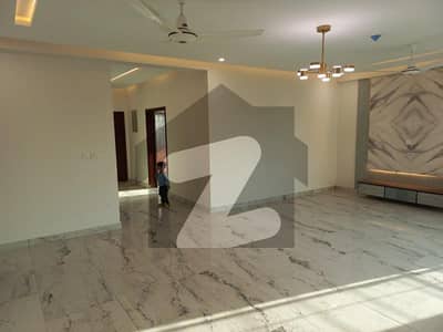 10 Marla 3 Bedrooms Flat For Sale In Askari 11 Lahore.