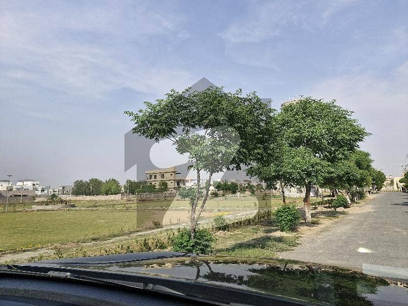 Ideally Located Residential Plot Of 10 Marla Is Available For sale In Lahore