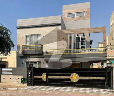 10 Marla Brand New House For Rent Bahria Town Lahore
