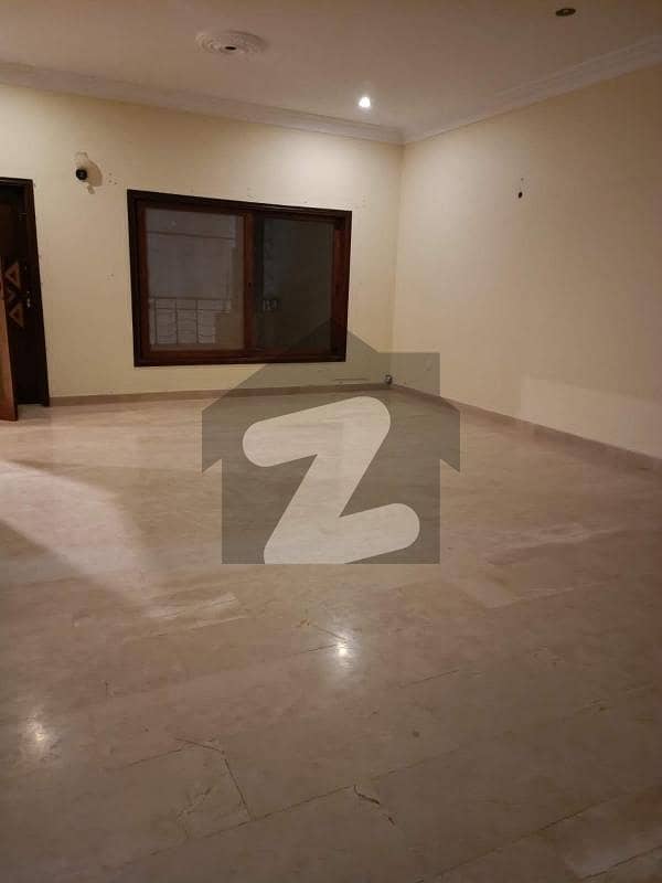 Gulshan-E-Iqbal Block 10 Near Masjid Tayyaba 240 Yard Old Bungalow Available For Sale Best For Investment