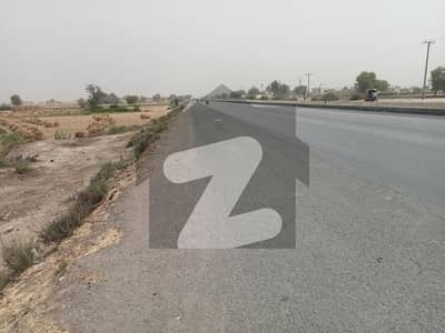 اقبال آباد رحیم یار خان میں 9 کنال کمرشل پلاٹ 2.5 کروڑ میں برائے فروخت۔