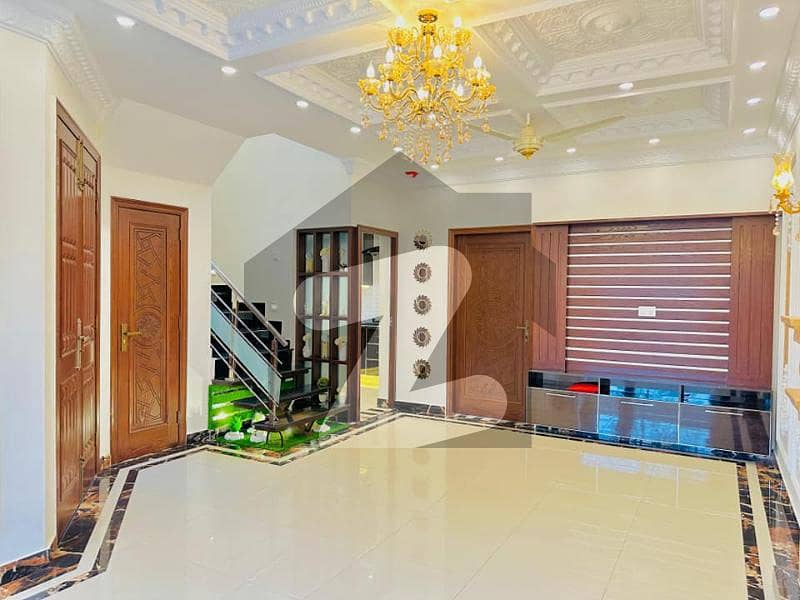 ڈی ایچ اے 9 ٹاؤن ڈیفنس (ڈی ایچ اے),لاہور میں 3 کمروں کا 5 مرلہ مکان 2.54 کروڑ میں برائے فروخت۔