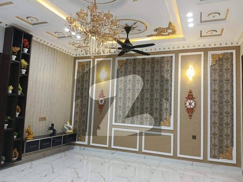بحریہ ٹاؤن سیکٹر ای بحریہ ٹاؤن,لاہور میں 5 کمروں کا 10 مرلہ مکان 85.0 ہزار میں کرایہ پر دستیاب ہے۔