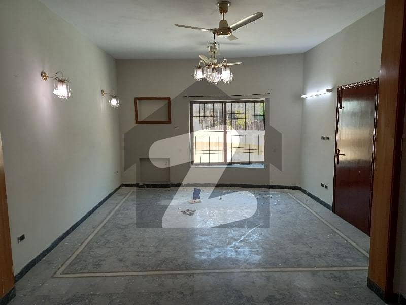10 Marla Outstanding Double Storey House In Wapda Town Prime Location