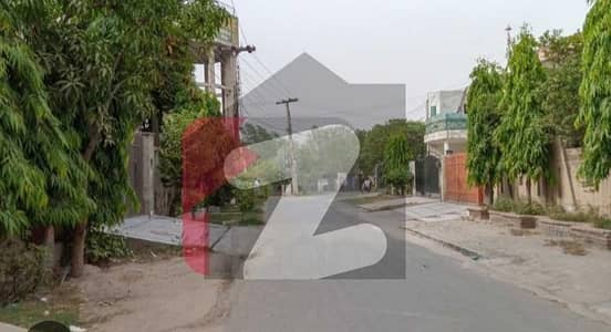 15 Marla corner plot for sale in Abdullah Garden