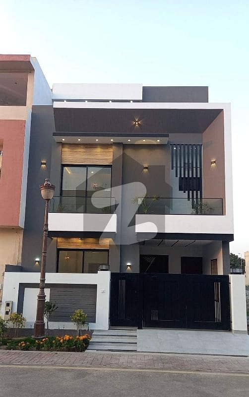 5 Marla Luxury House For Sale In Nishtar Block Bahria Town Lahore