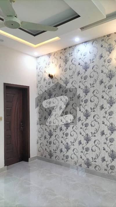 لیک سٹی رائیونڈ روڈ,لاہور میں 4 کمروں کا 5 مرلہ مکان 2.2 کروڑ میں برائے فروخت۔